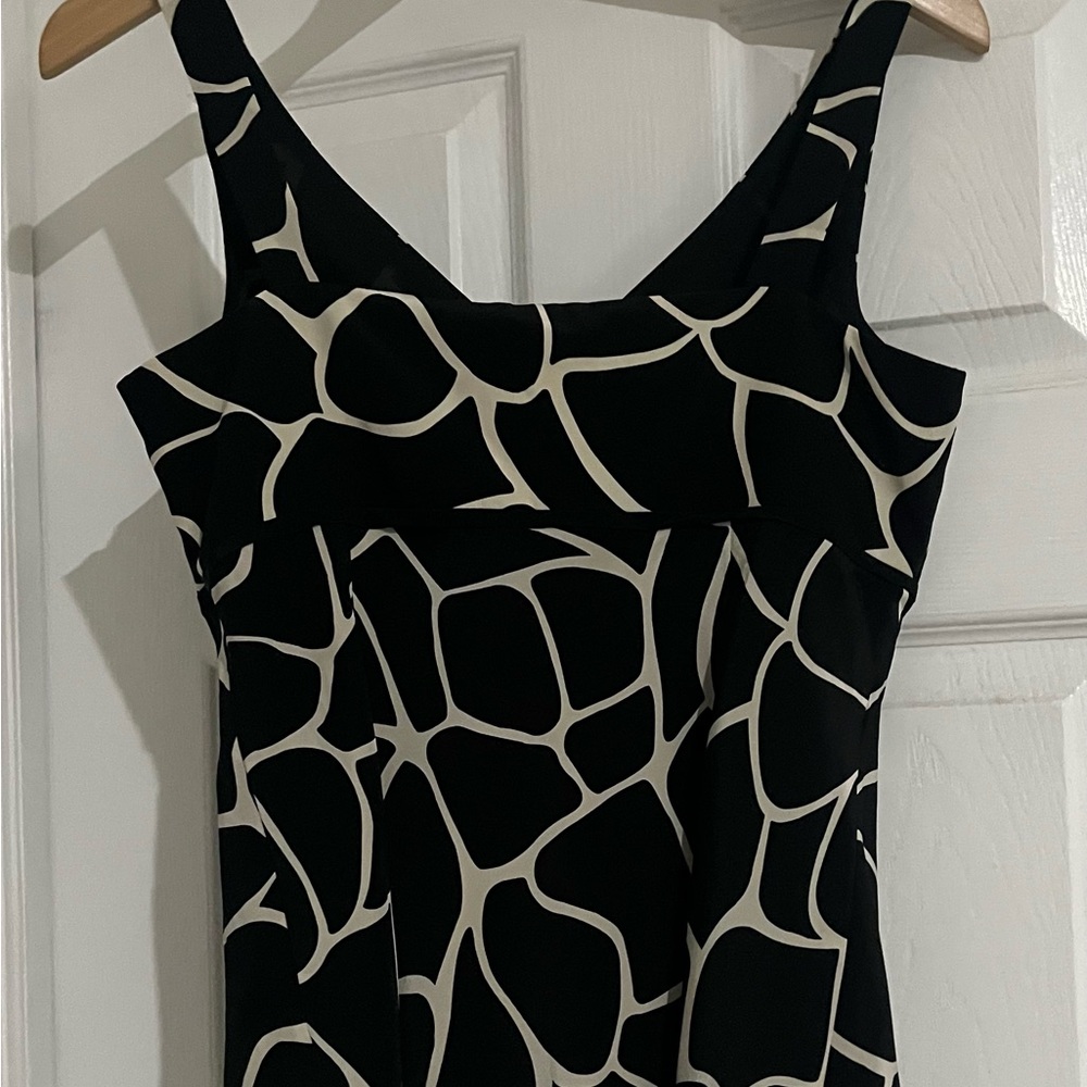 Ann Taylor black & white 100% silk tank top